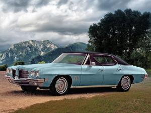 Pontiac LeMans Sport Hardtop Sedan